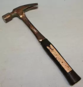 38273 CRAFTMAN School Claw Hammer Rubber Grip
