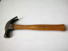 3818 CRAFTSMAN Wood Handle Claw Hammer