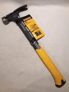 076174510645 DEWALT Claw Hammer Optimal Balance