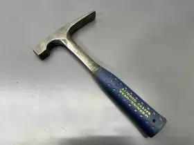 E3-20BL ESTWING Masonry Brick Hammer Grip #2