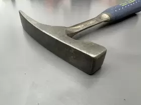 E3-20BL ESTWING Masonry Brick Hammer Grip #3