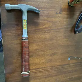 EE16S ESTWING Electricians Nail Hammer
