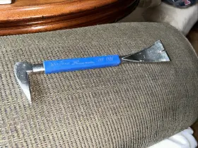 MP300G ESTWING Pro Claw Moulding Puller Cushion Grip