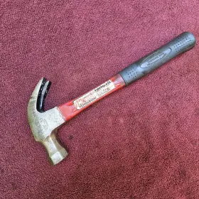 11-402 HAMMER Plumb Cushion Grip Fiberglass Curved Claw