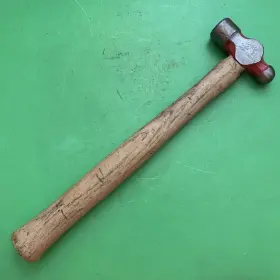 BHO8A MAC TOOLS Wood Handle Ball Peen Hammer