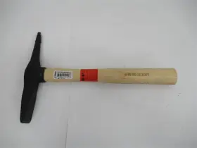 64002010 RADNOR Wood Handle Chipping Hammer