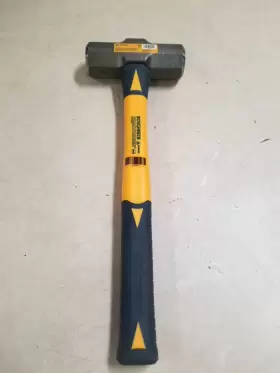 1961575 ROUGHNECK Sledge Hammer Fiberglass Handle