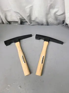 34-435 STANLEY Nos Masonry Brick Hammer Tool