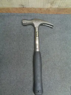51-122 STANLEY Steel Claw Hammer