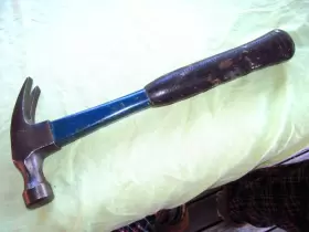 51-518 STANLEY Hammer Fiberglass Handle Rubber Grip