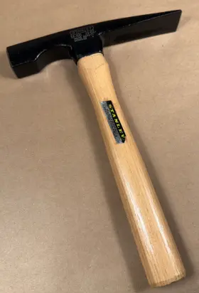 54-435 STANLEY Hickory Handle Bricklayers Hammer
