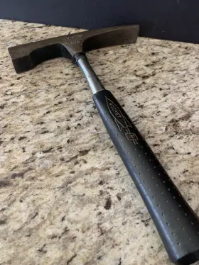 A11B TRUE TEMPER Brick Hammer Steel Handle Mason Geologist