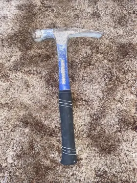 18412 VAUGHAN BUSHNELL Bricklayers Hammer Solid Steel Handle